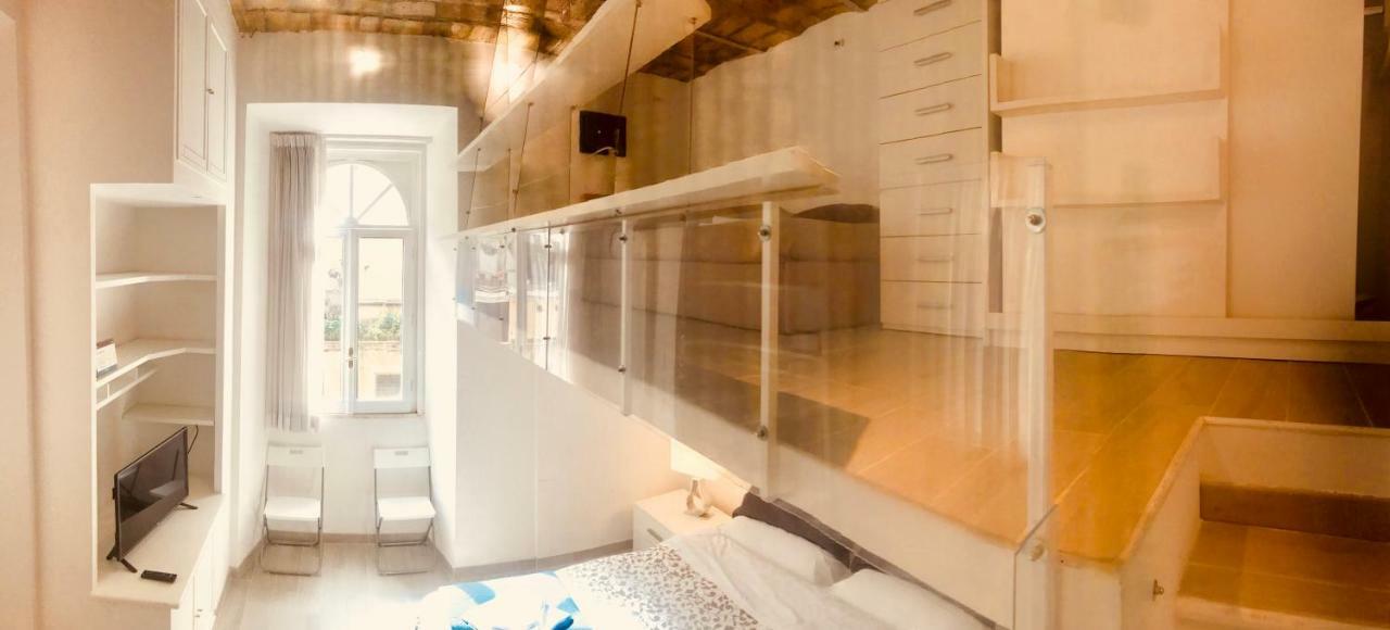 Vatican Luxury Apartment *